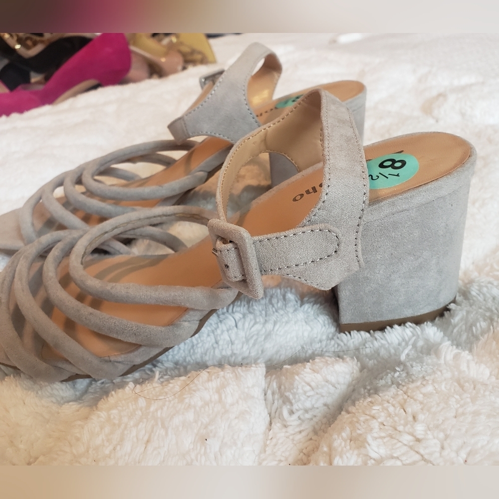 New Sandals - Picture 2 of 6